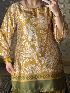 Mehindi Farshi Shalwar