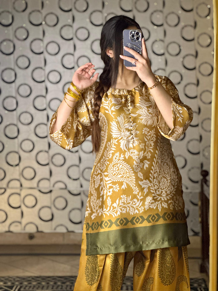 Mehindi Farshi Shalwar